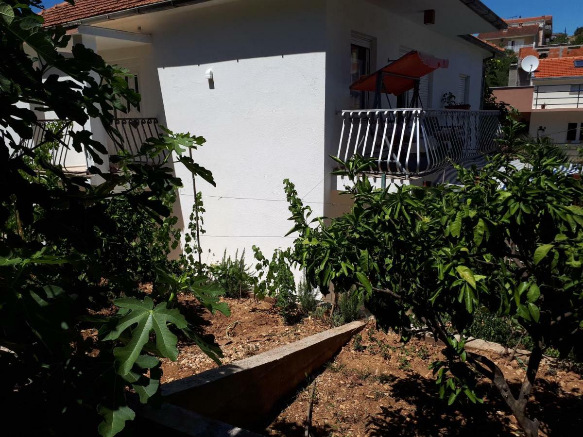 Apartments Luki Trogir Exterior foto